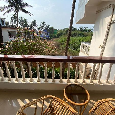 Shanu'S Seaside Inn - A Family-Run Guesthouse Just 100 Metres From Candolim Beach Esterno foto