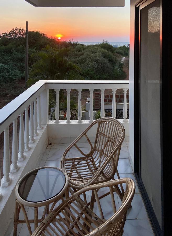 Shanu'S Seaside Inn - A Family-Run Guesthouse Just 100 Metres From Candolim Beach Esterno foto