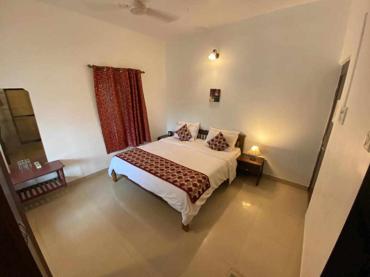 Shanu'S Seaside Inn - A Family-Run Guesthouse Just 100 Metres From Candolim Beach Esterno foto